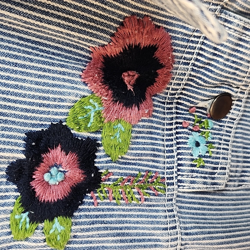 Vintage 2006 Christopher & Banks Retro Pinstripe Floral Embroidered Denim Trucke - Picture 4 of 5